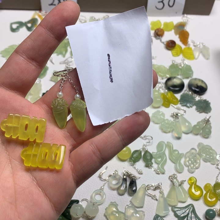 蛇纹石玉耳钉合金爷*