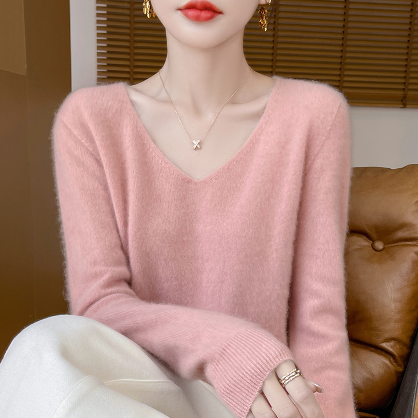 100纯羊毛衫女2025新款V领毛衣秋冬季内搭上衣针织无缝一线打底衫