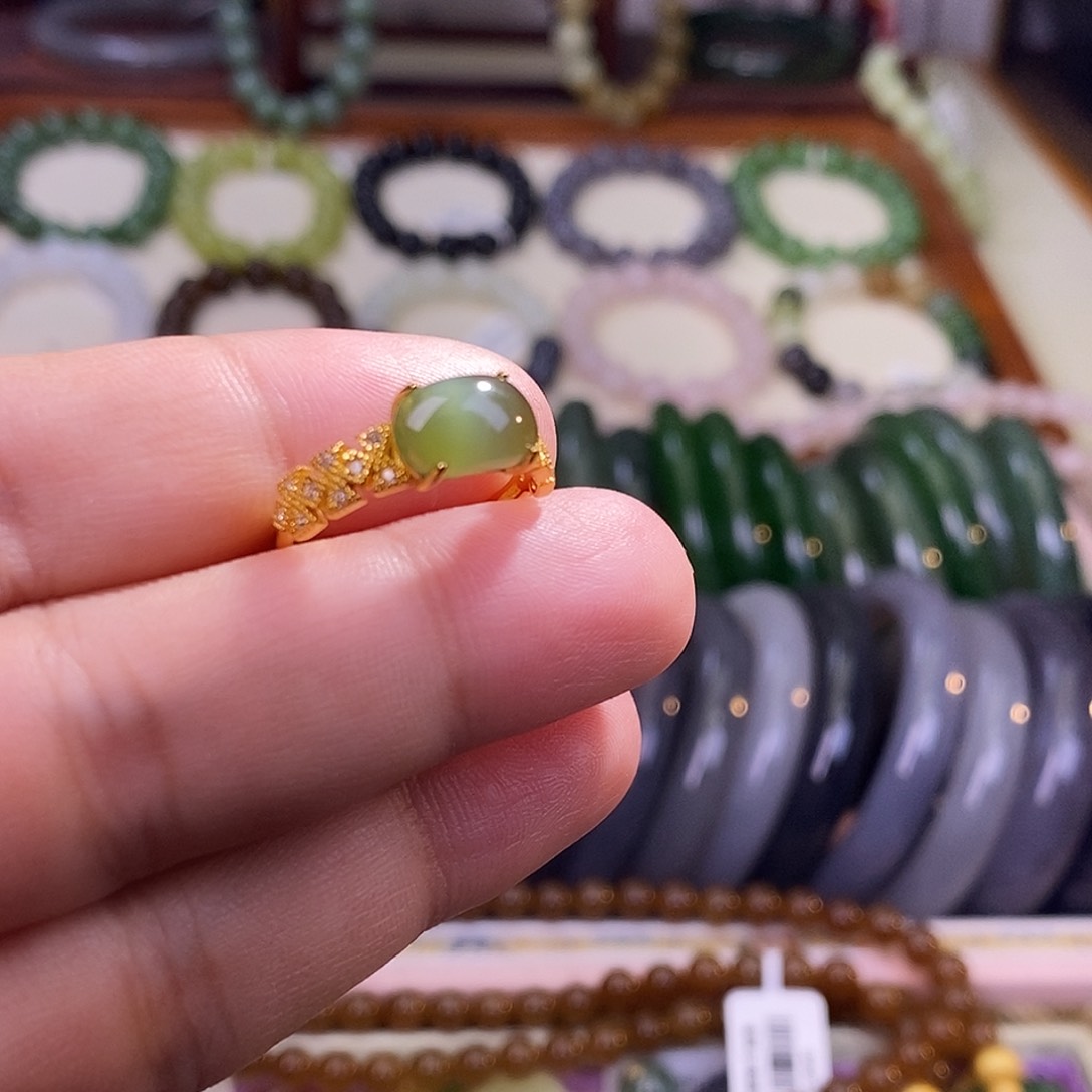 颈饰未镶嵌和田玉碧玉老料冰底阳绿猫眼戒指活口