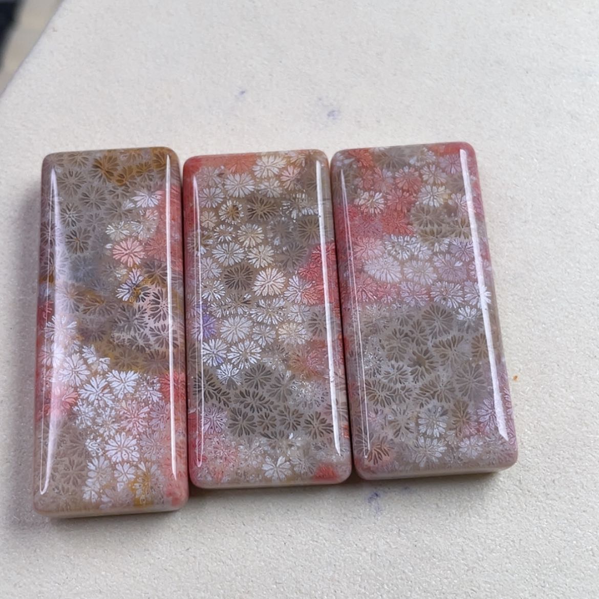 【闪购商品】未镶嵌吊坠(赠链)硅化玉