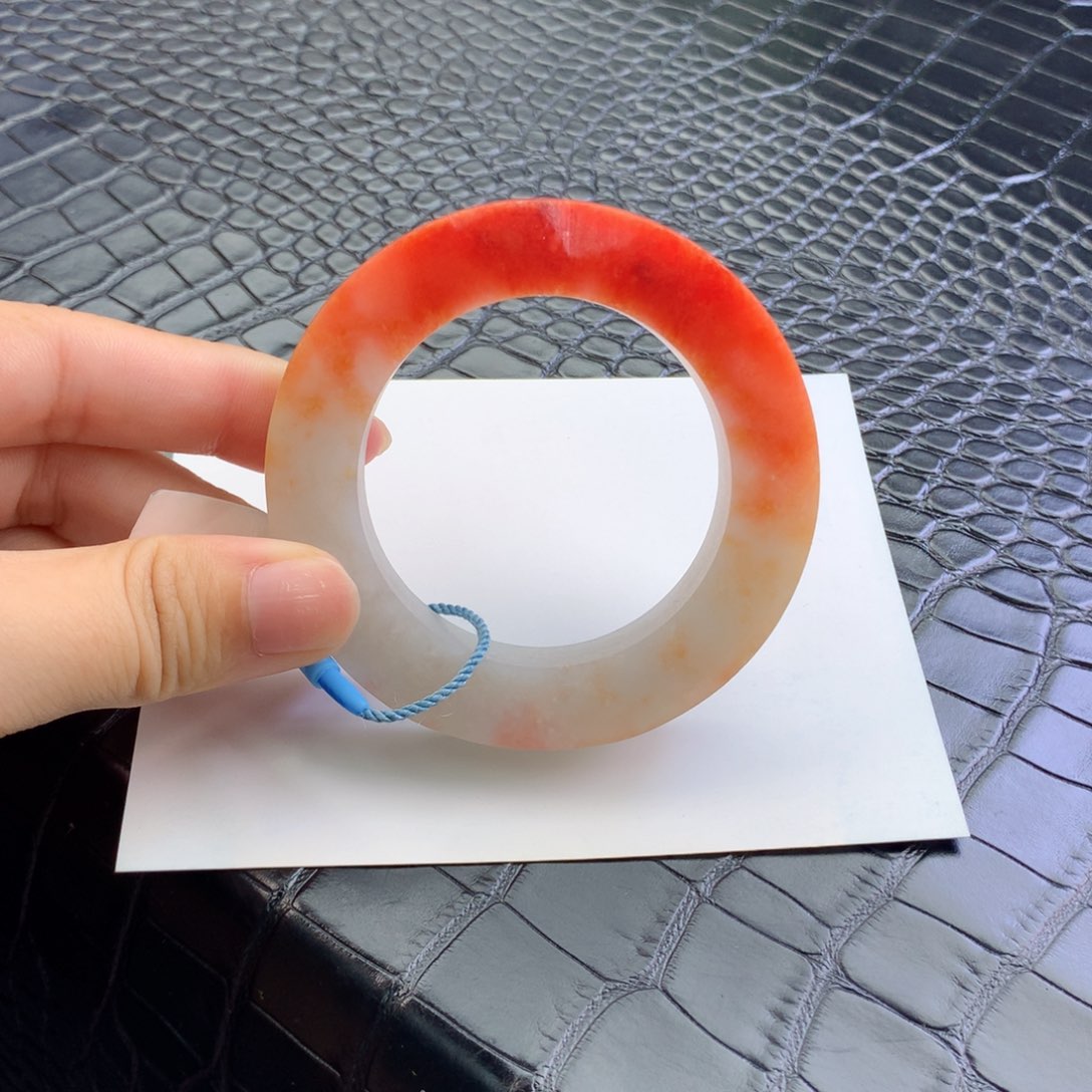 定制翡翠未镶嵌手镯