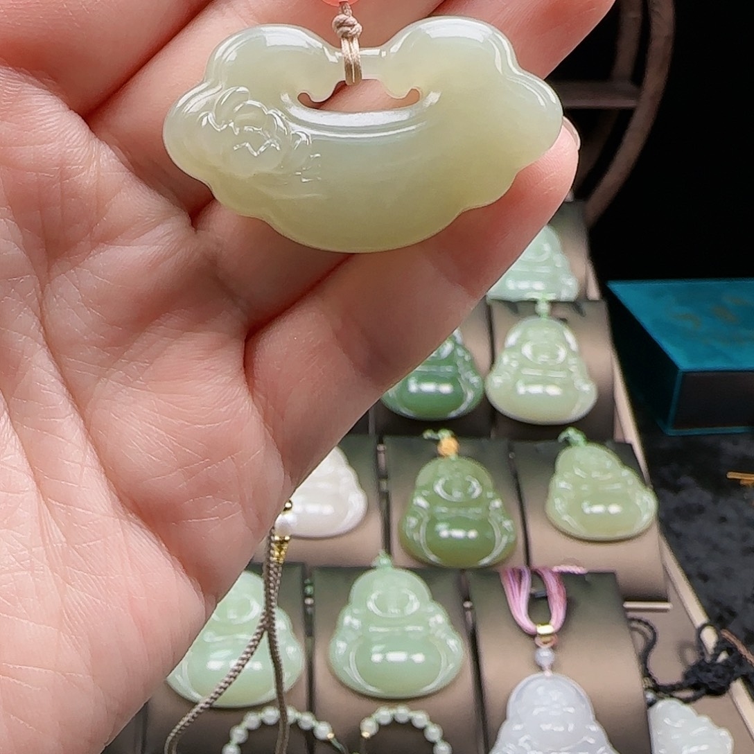 和田玉未镶嵌颈饰