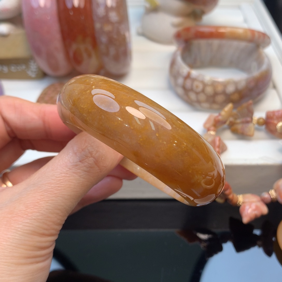 硅化珊瑚（珊瑚玉）手镯未镶嵌52.7口拍货联系主播