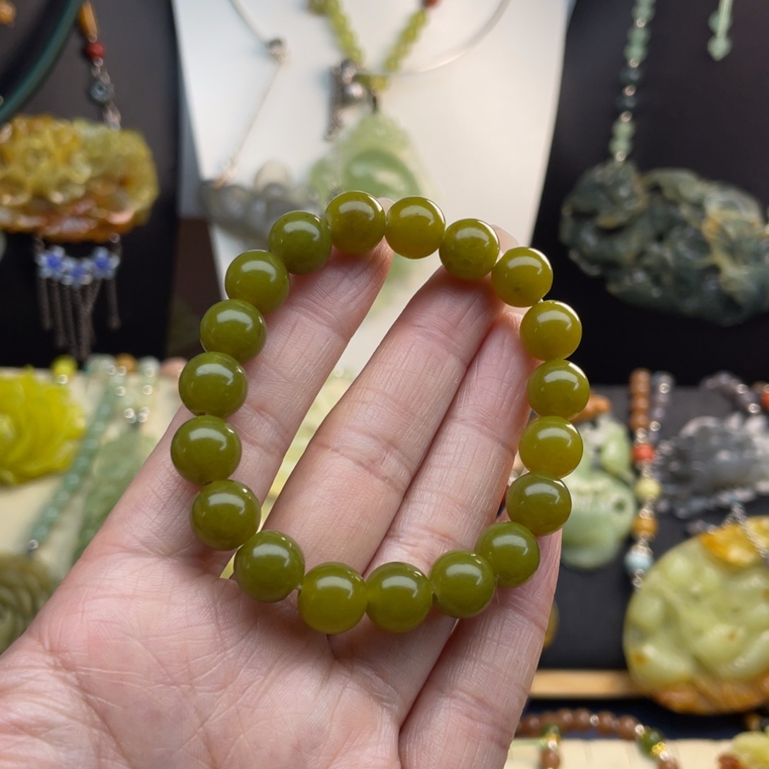 蛇纹石玉未镶嵌颈饰