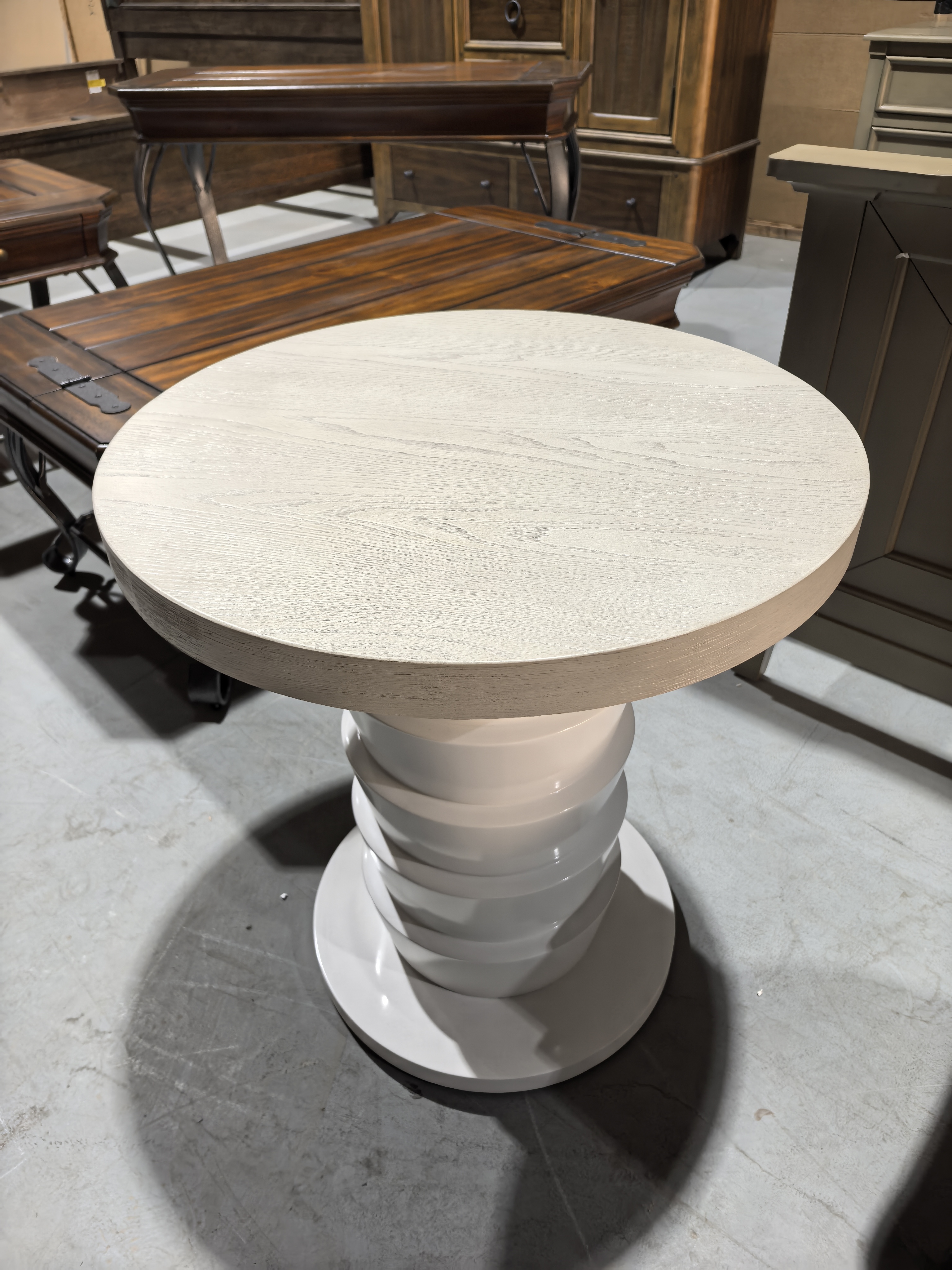 【库房清仓】白色圆几 