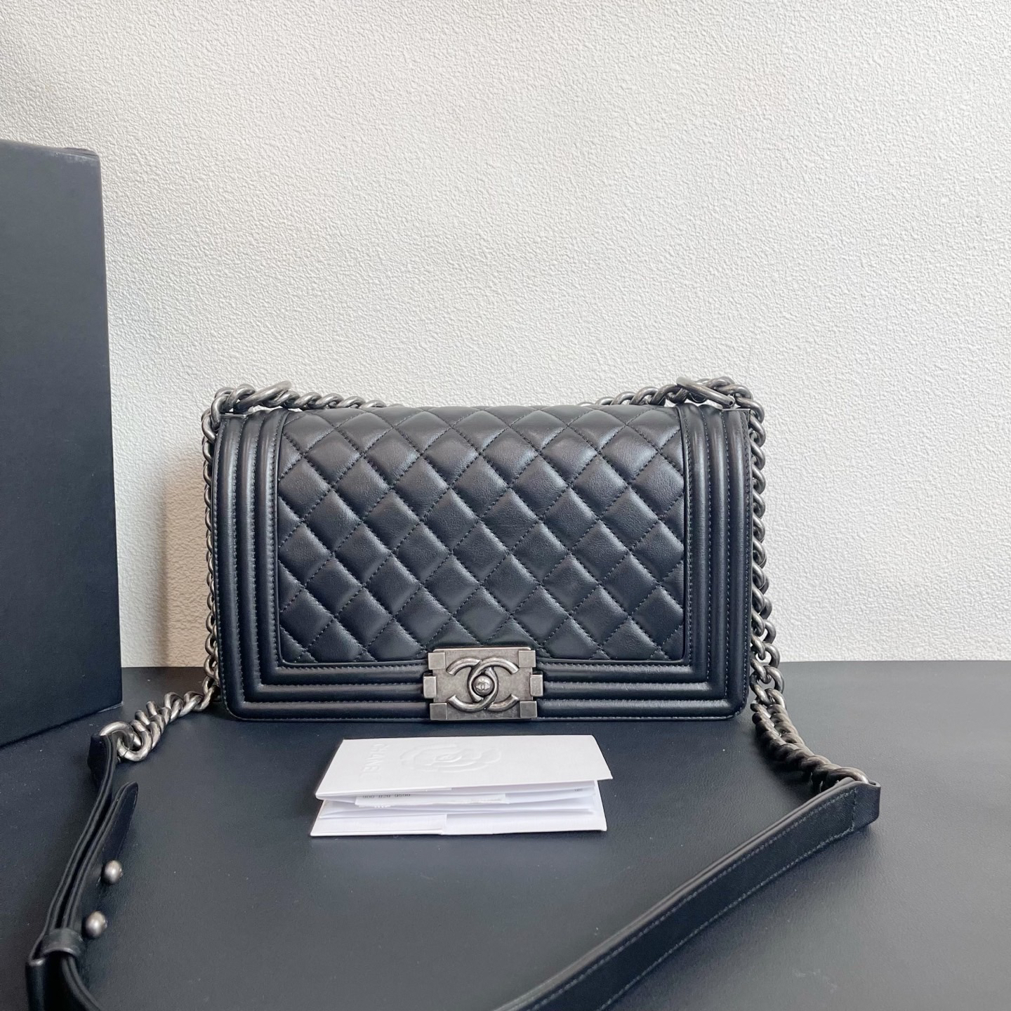 95新 Chanel/香奈儿 98新 奢总管/中号leboy包/芯片