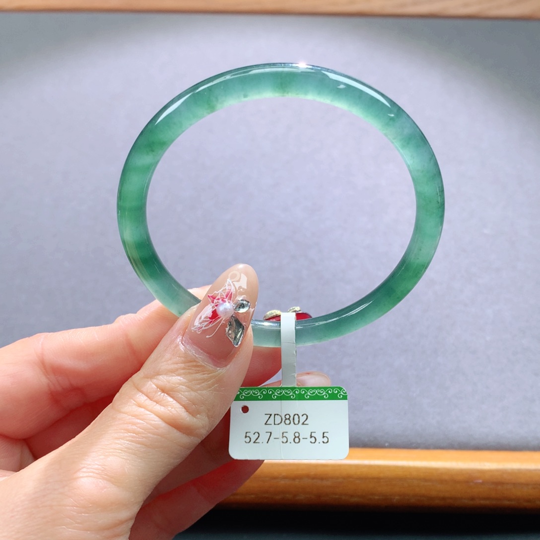 翡翠手镯未镶嵌天然翡翠手镯叮当镯