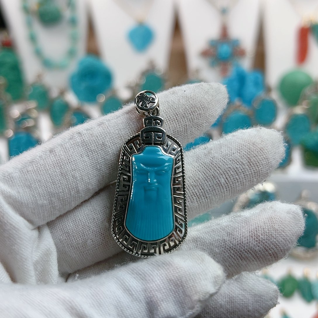 绿松石颈饰未镶嵌