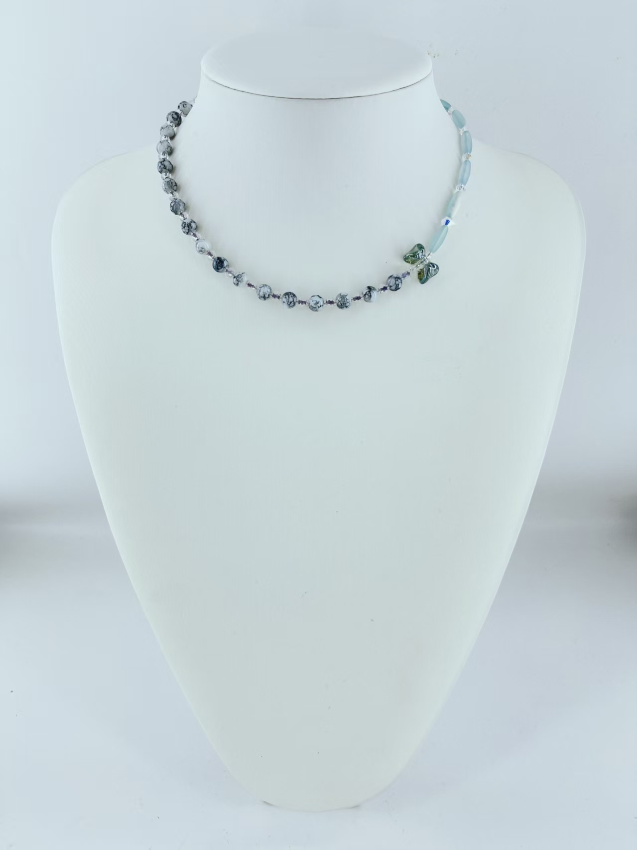 非金属仿水晶项链 原创设计简约风日韩蓝色坠链