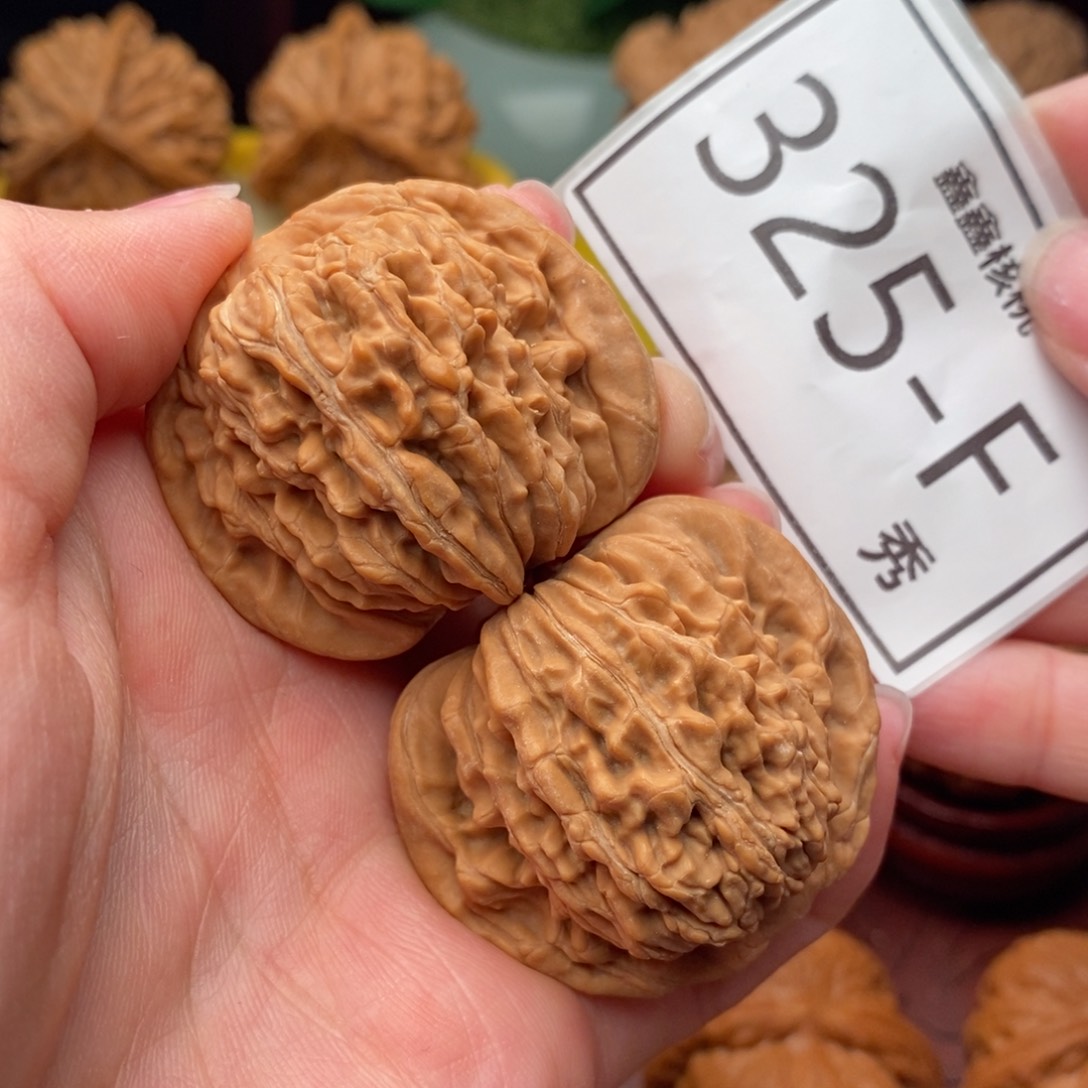 文玩核桃把件汉高楼42