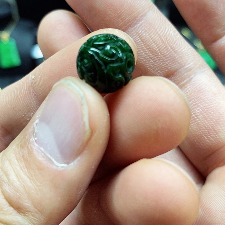 翡翠颈饰未镶嵌吊坠