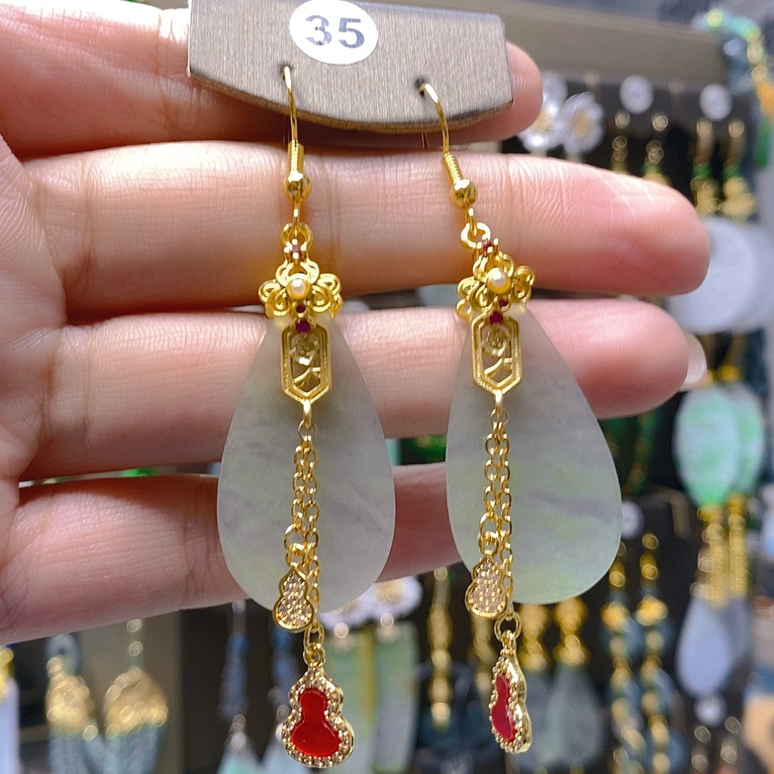 未镶嵌翡翠耳饰翡翠