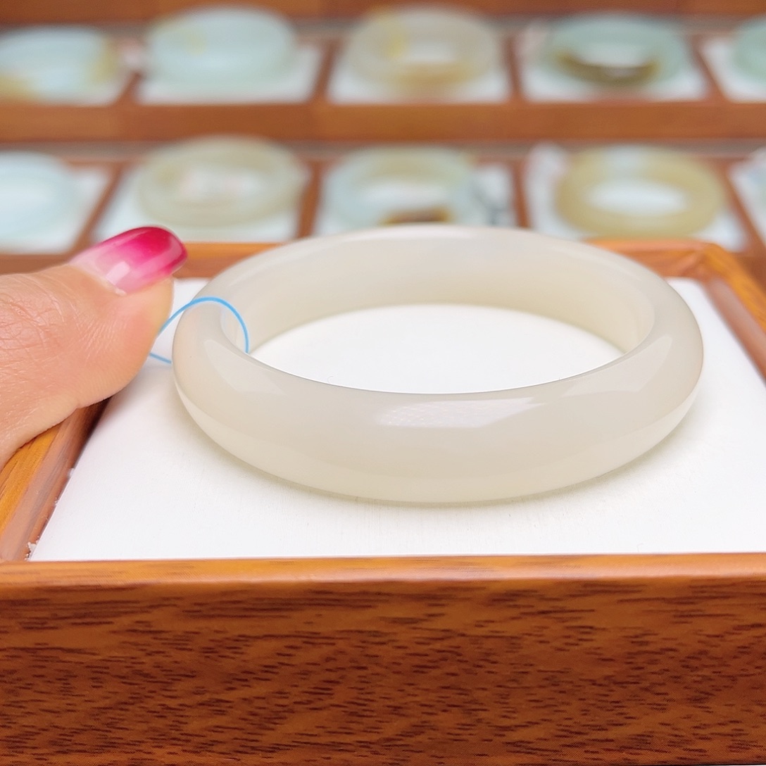 和田玉手镯未镶嵌53.6