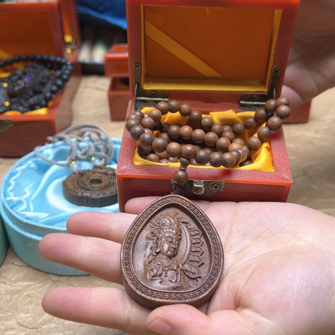 大叶紫檀（黑酸枝木类）