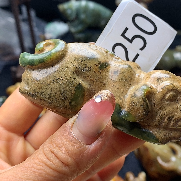 和田玉未镶嵌车挂