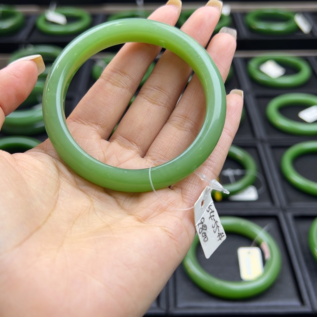 和田玉（碧玉）未镶嵌手镯