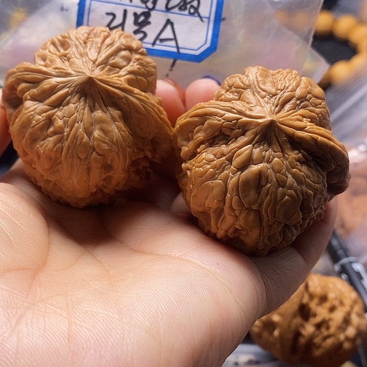 吊坠文玩核桃闷墩