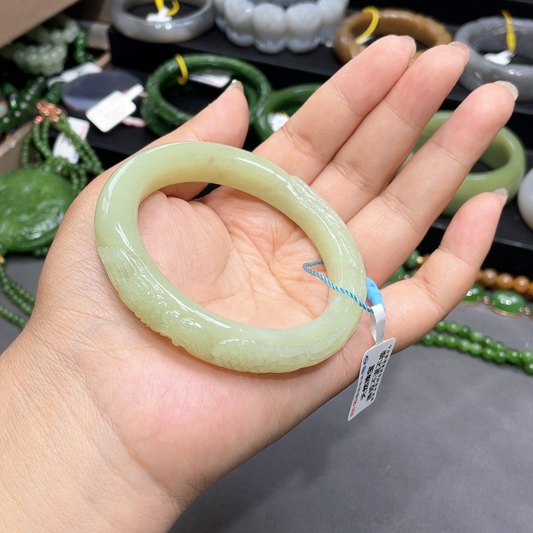 和田玉手镯559圈口22未镶嵌