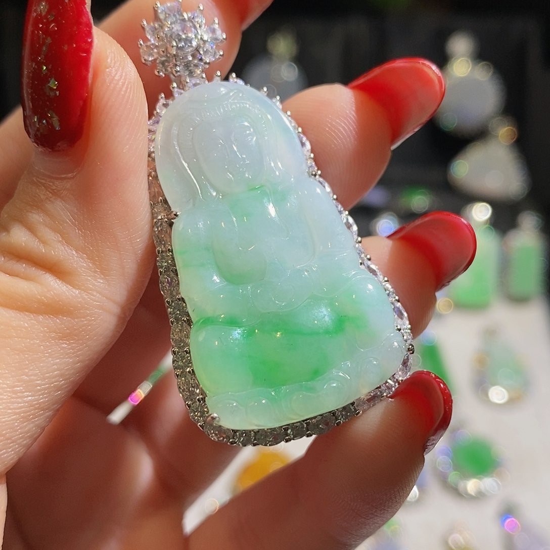 翡翠颈饰银S925镶嵌天然翡翠