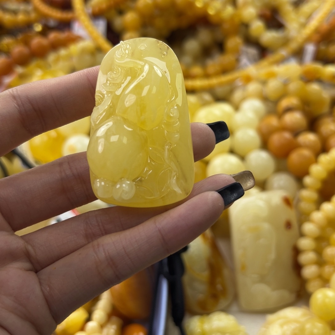 琥珀珠宝奇石未镶嵌