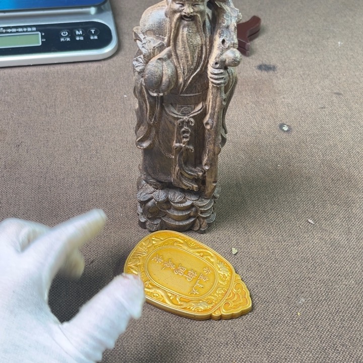 精品摆件工艺品等