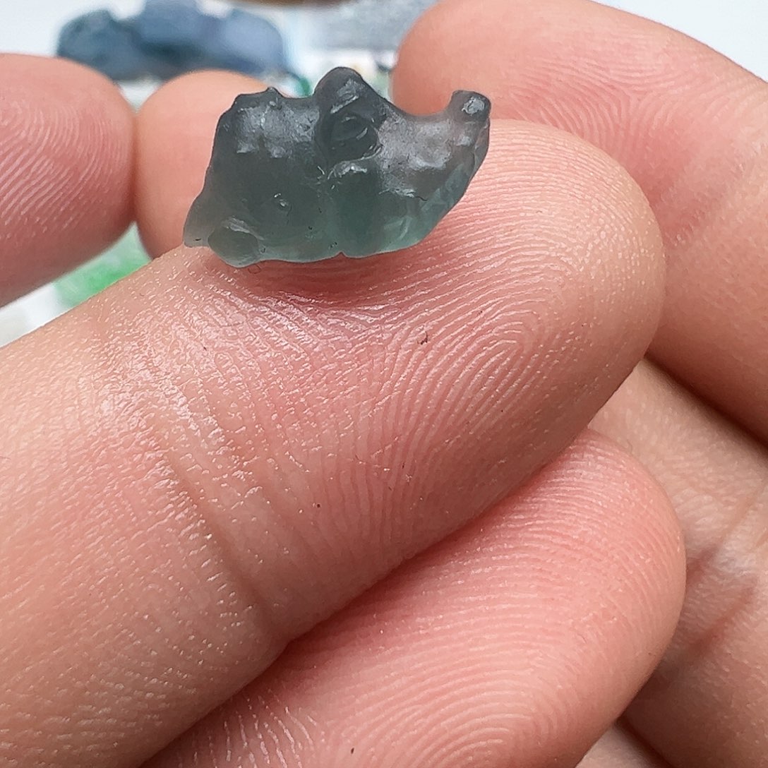 定制翡翠未镶嵌鳄鱼