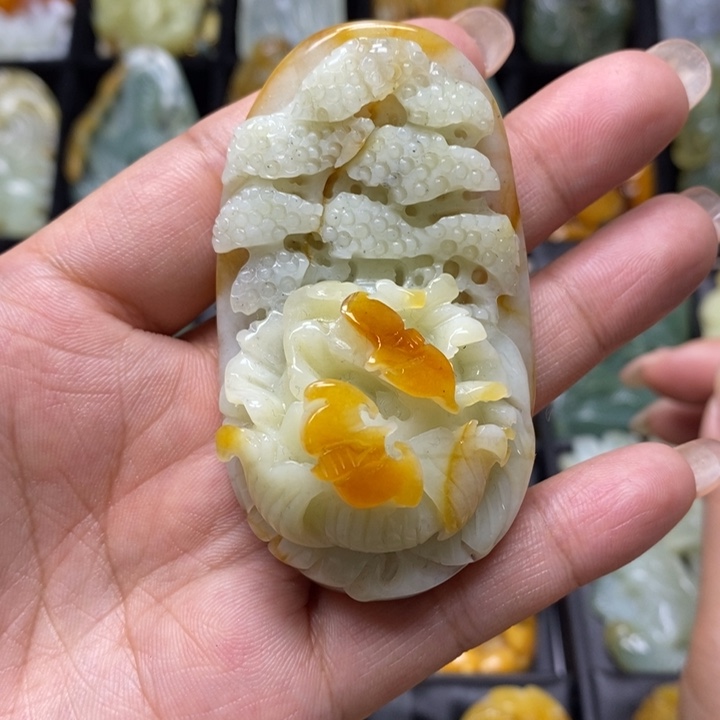 蛇纹石玉吊坠未镶嵌