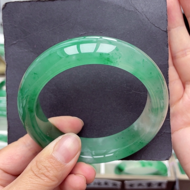 石英质玉手镯未镶嵌?****馒