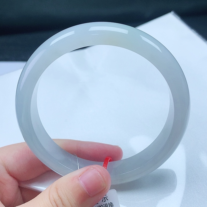 翡翠手镯未镶嵌57圈