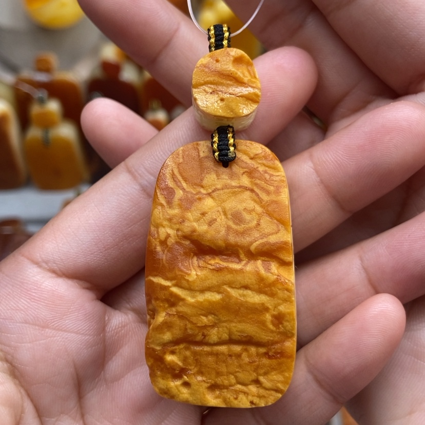 【闪购商品】琥珀颈饰未镶嵌