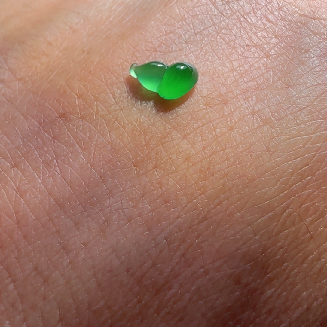 豆***定制翡翠未镶嵌缅甸天然翡翠葫芦