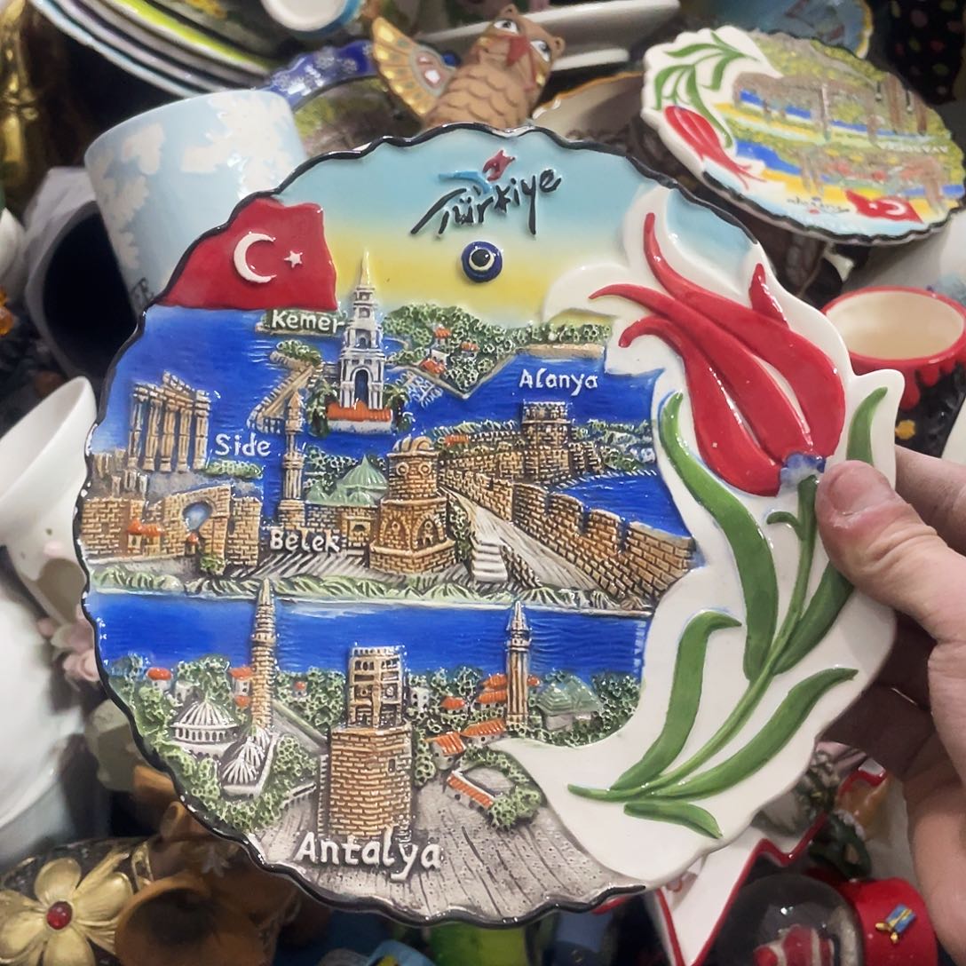 摆件  磕碰。封釉。       