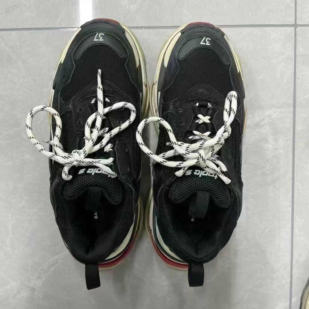99新 Balenciaga/巴黎世家 Triple S做旧老爹鞋 黑红色 99新37码
