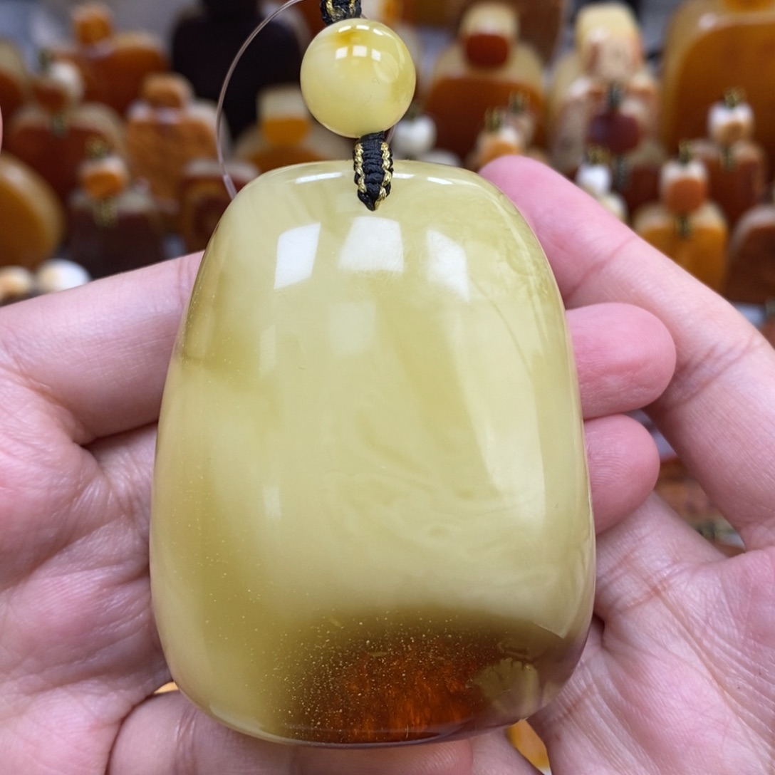 蜜蜡未镶嵌珠宝奇石