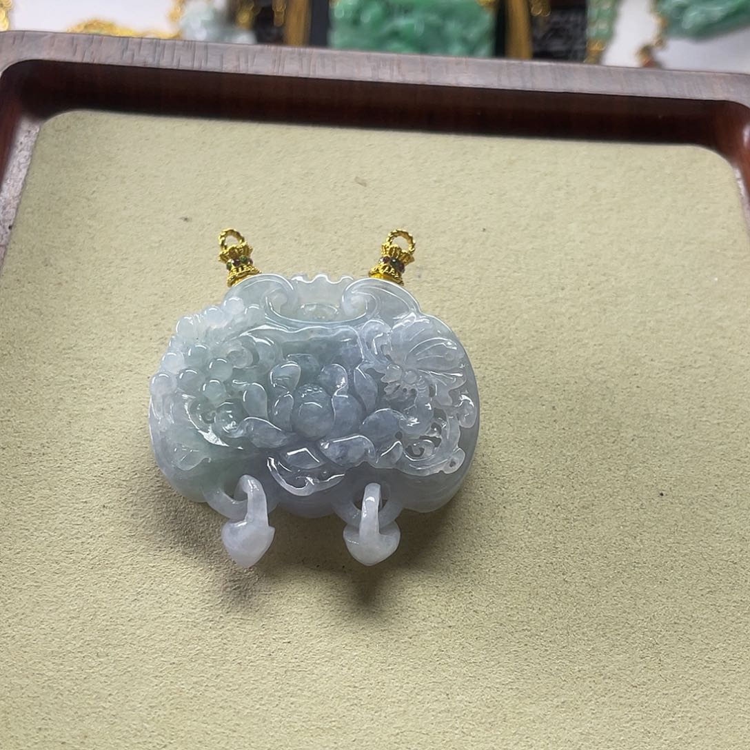 翡翠未镶嵌颈饰翡翠冰锁