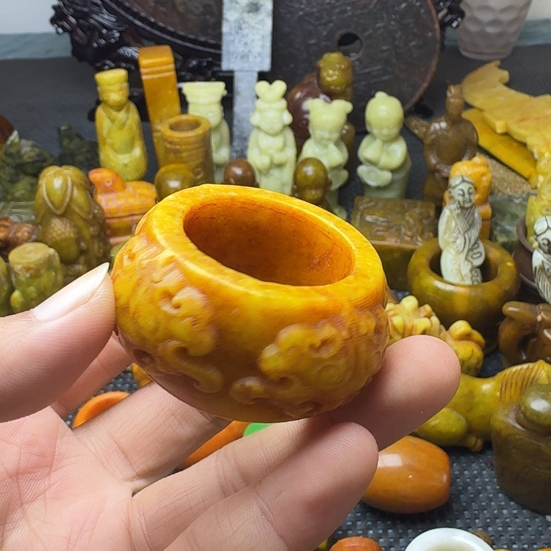 白玉菩提吊坠。。。