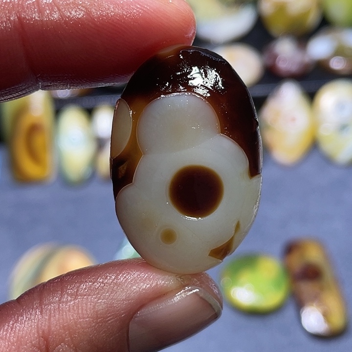 玛瑙/玉髓未镶嵌珠宝奇石