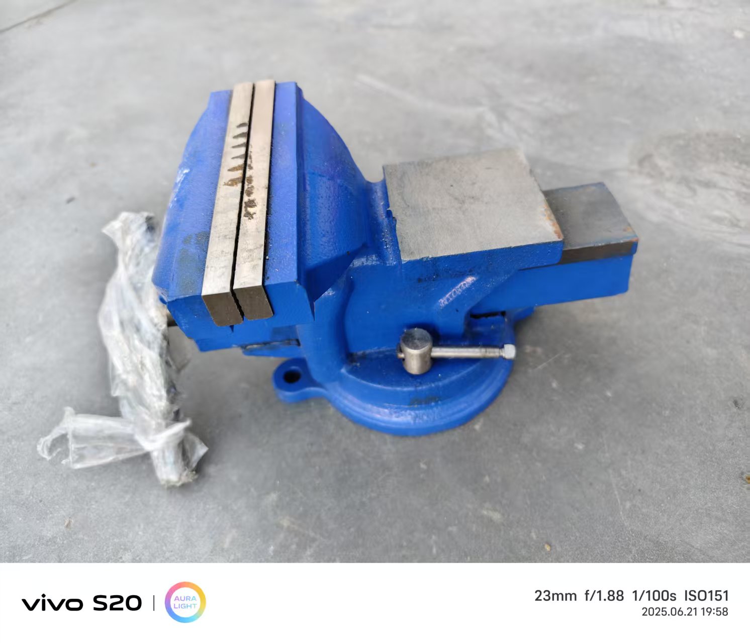 8寸进口铸钢台钳全新台钳家用工业级360度旋转台钳新疆包邮