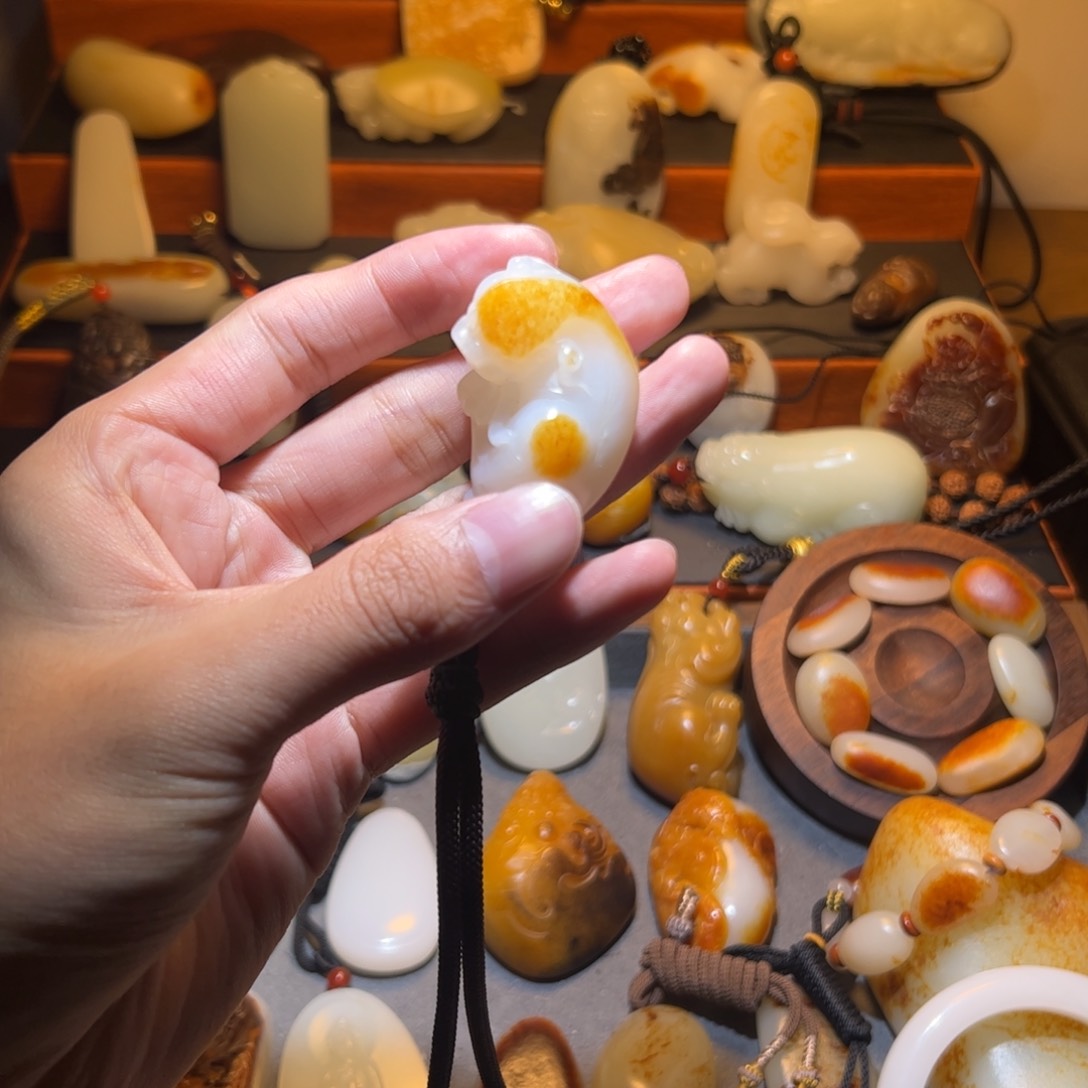 和田玉颈饰未镶嵌紫***宝