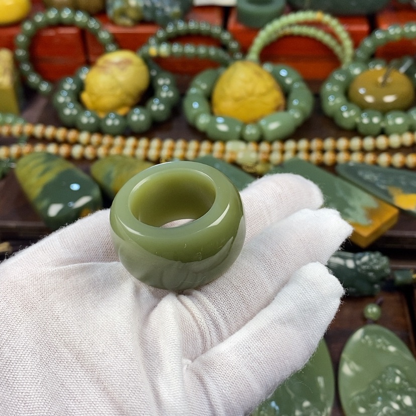 【闪购商品】岫岩老玉（透闪石质玉）颈饰未镶嵌