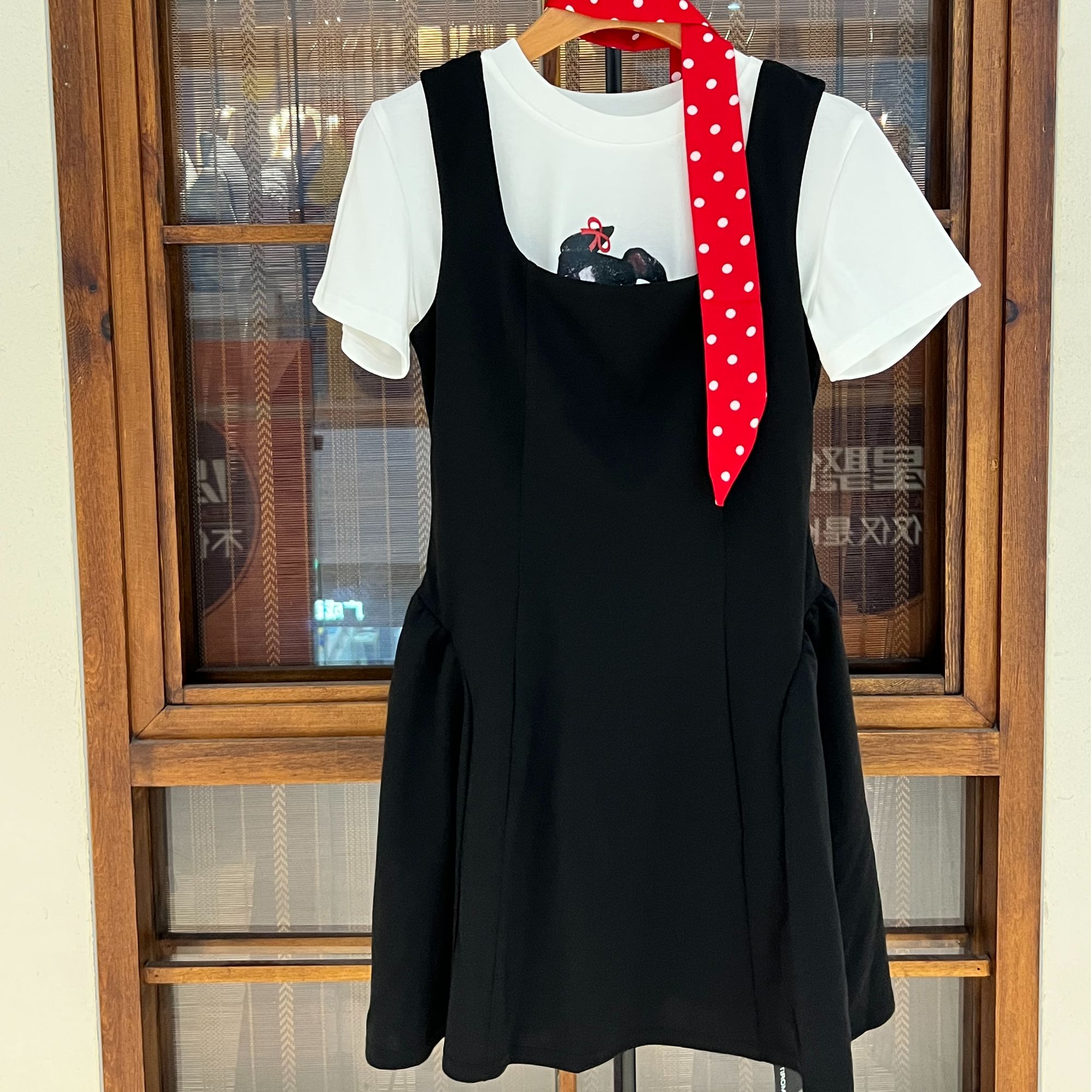 西町村屋简约气质吊带连衣裙XAAB10274