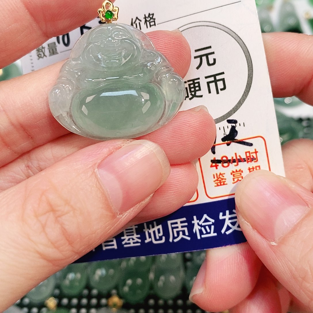 翡翠颈饰18K金镶嵌吊坠