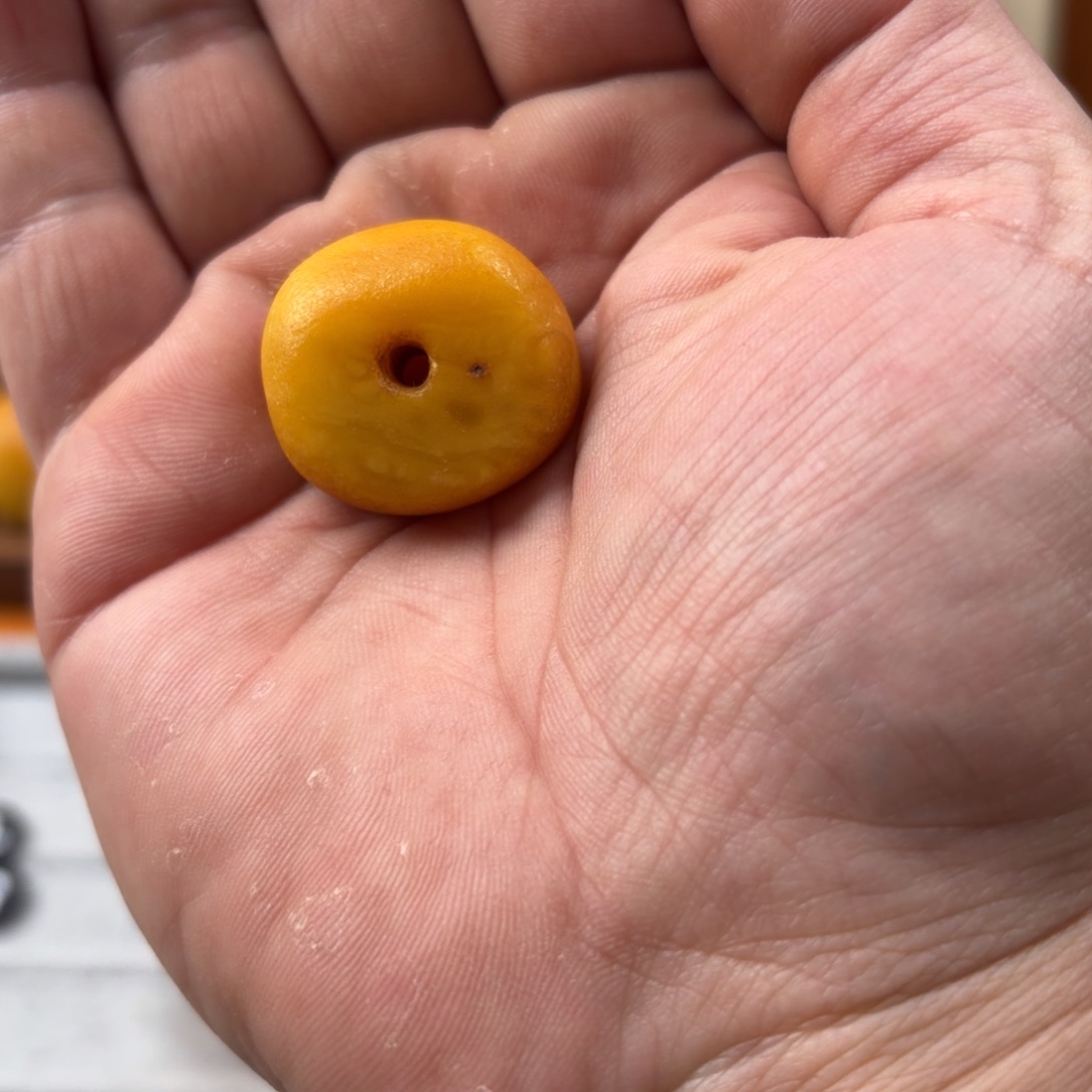 用***4蜜蜡未镶嵌颈饰老蜜蜡