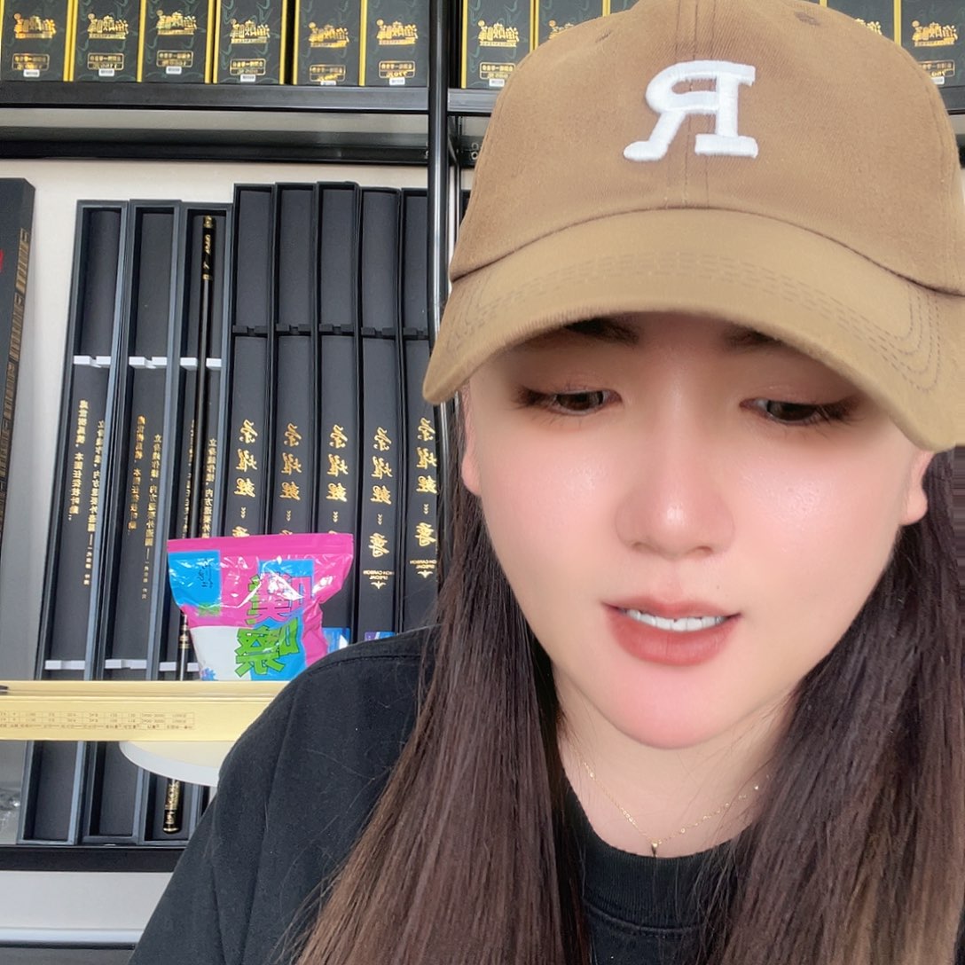 Z***。碳素1.8m以下新款鱼竿鱼竿
