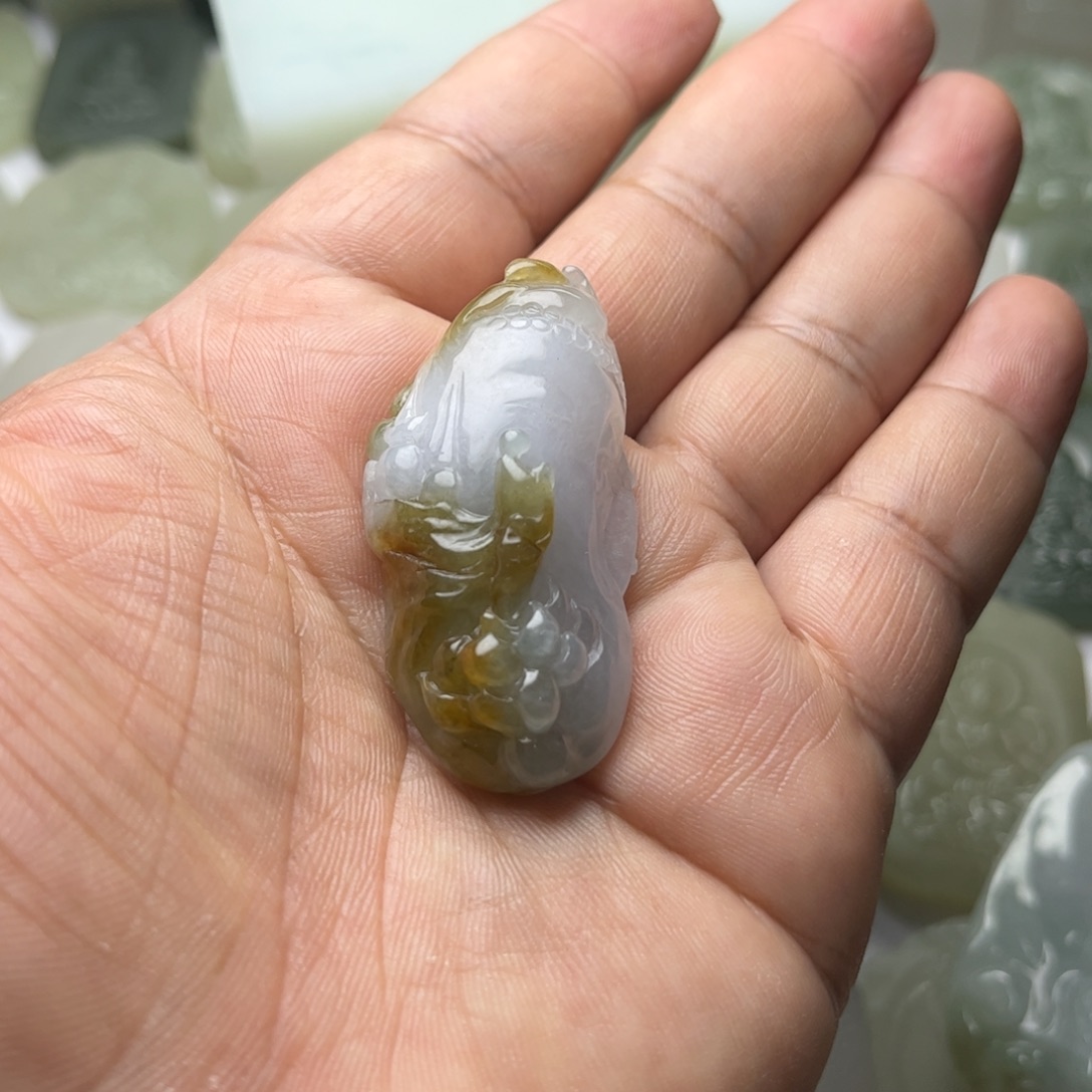 毁***歌未镶嵌定制翡翠缅甸翡翠打孔抛光