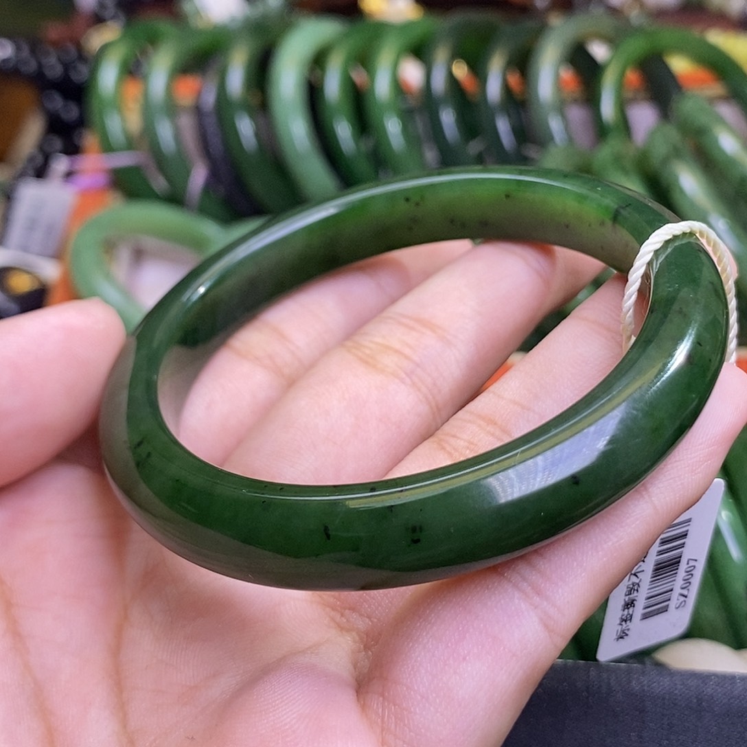 和田玉未镶嵌颈饰碧玉菠菜绿美人条手镯58.7