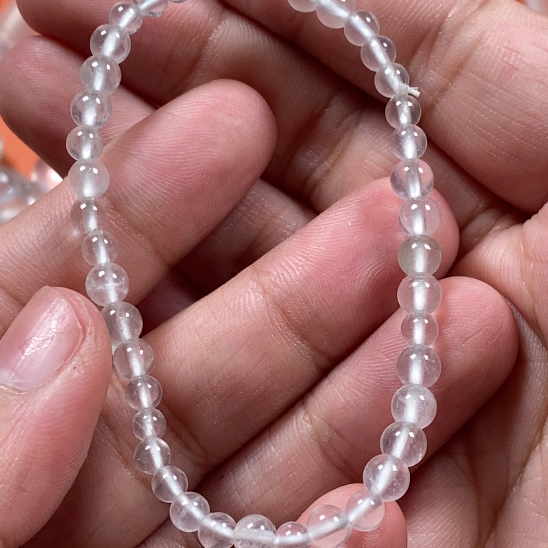 石英质玉未镶嵌颈饰小米珠