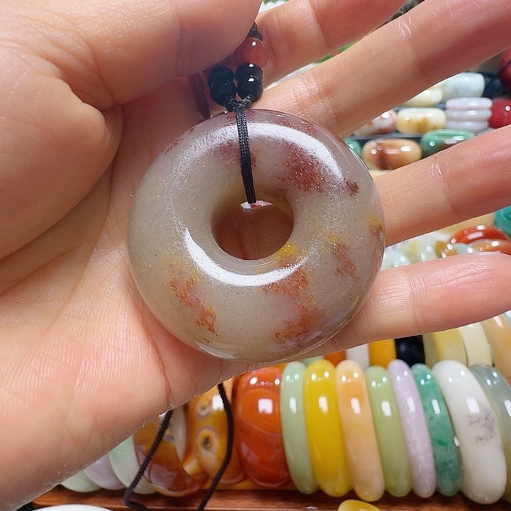 *****石英质玉未镶嵌颈饰