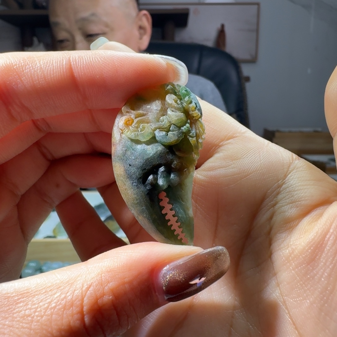 定制翡翠未镶嵌蟹脚