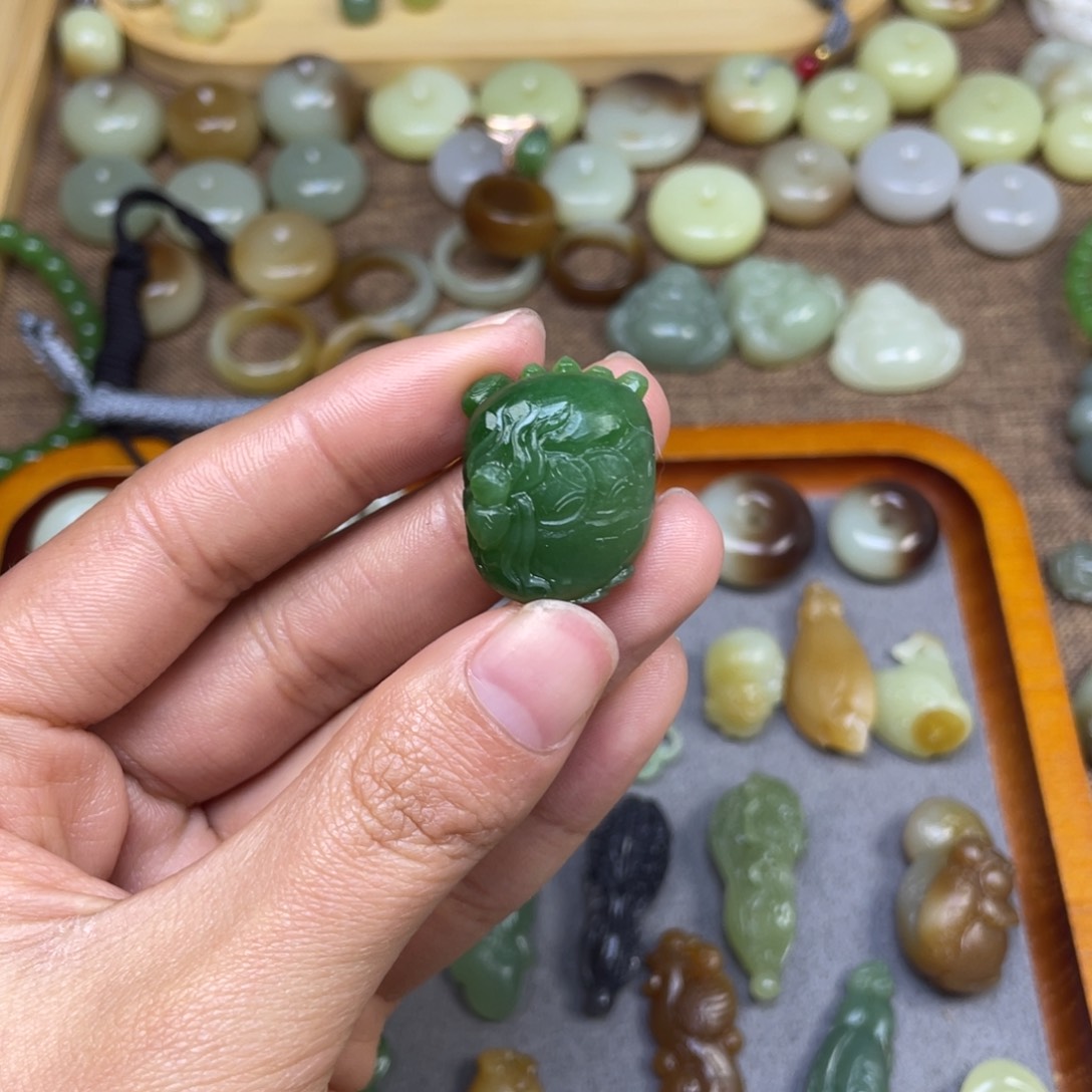 未镶嵌和田玉手链